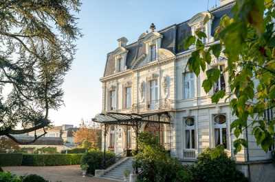 CHATEAU LA COMTESSE DE LOIRE & SPA