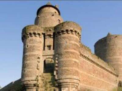 CHATEAU DE FOUGERES