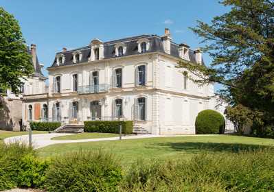 HOTAL CHAIS MONNET & SPA
