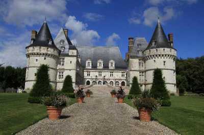 CHATEAU DE MESNIERES-EN-BRAY