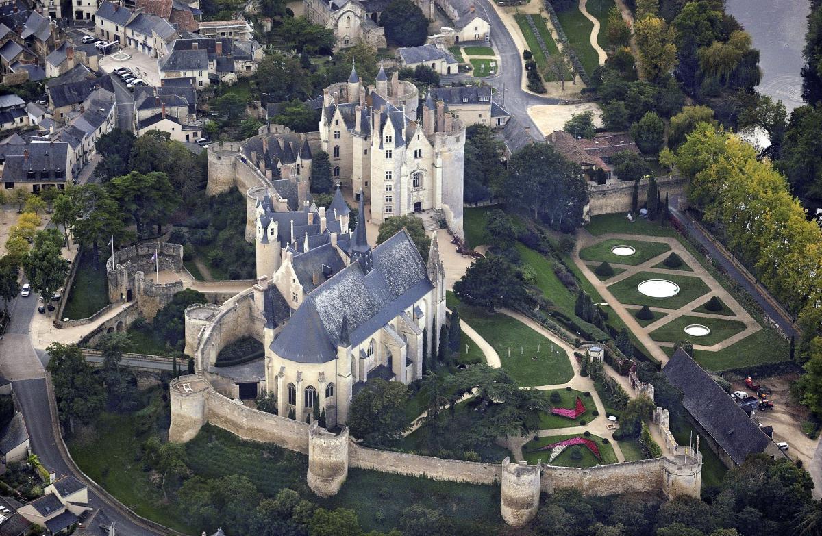 CHATEAU DE MONTREUIL BELLAY |  CHATEAUX IN FRANCE