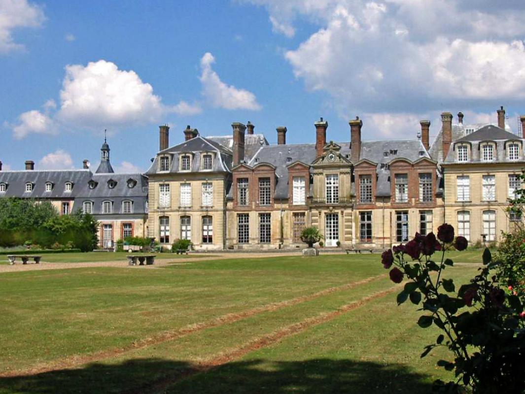 CHATEAU DE THOIRY |  CHATEAUX IN FRANCE