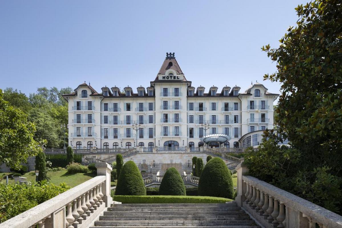 HOTEL LE PALACE DE MENTHON |  SCHLOSSER IN FRANKREICK