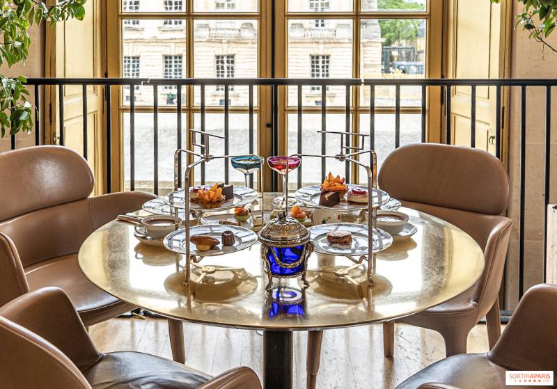 VERSAILLES : DEJEUNEUR CHEZ ORE ET BILLET COUPE FILE